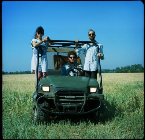 Track Of The Day #377: Yuck - Middle Sea 22 Track Of The Day #377: Yuck - Middle Sea