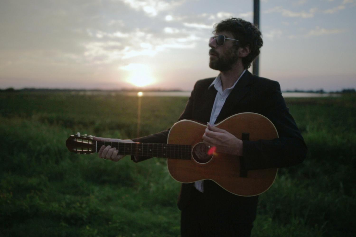 NEWS: Gruff Rhys to perform soundtrack to ‘Set Fire to the Stars’ in early 2017