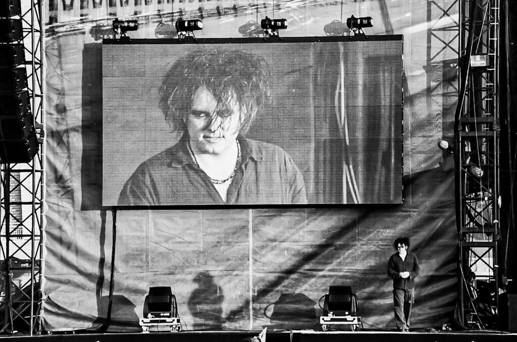 LIVE: The Cure – Old Trafford Cricket Ground, Manchester, 09/07/2004 23 0010 1 2