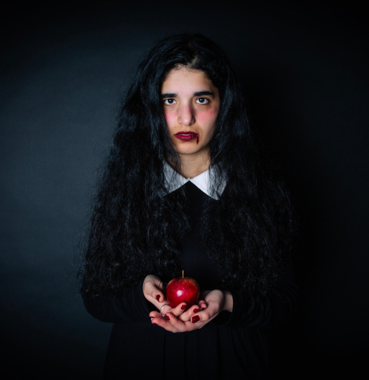 NEWS: Jasmine Thakral releases 'Vampire' single 2