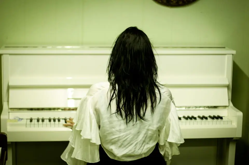 WATCH: Alice Amelia - Soul