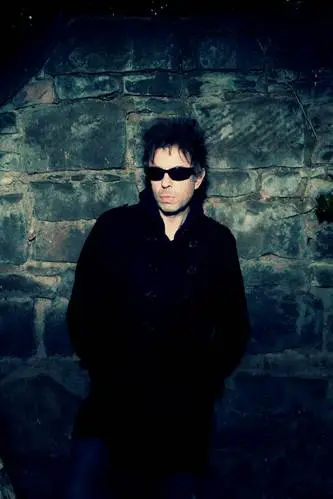PREVIEW: Echo and The Bunnymen - Lovers On The Run 32 PREVIEW: Echo and The Bunnymen - Lovers On The Run
