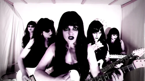 Track Of The Day #596: September Girls - Veneer 26 Track Of The Day #596: September Girls - Veneer