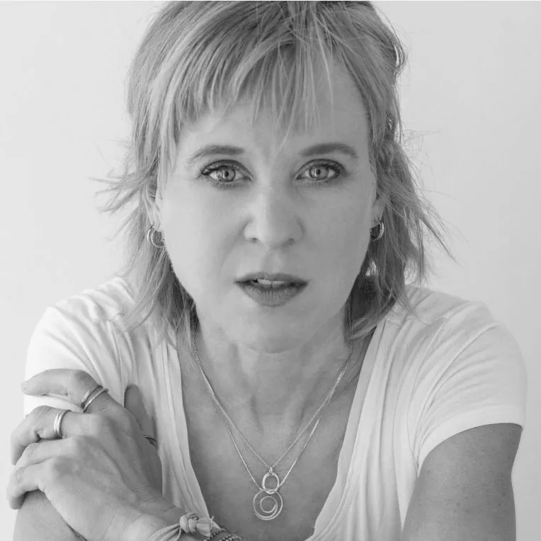IN CONVERSATION: Kristin Hersh: Wyatt at the Coyote Palace 29 NEWS: Kristin Hersh shares 'Soma Gone Slapstick' from double CD/book 'Wyatt At The Coyote Palace' with exclusive commentary