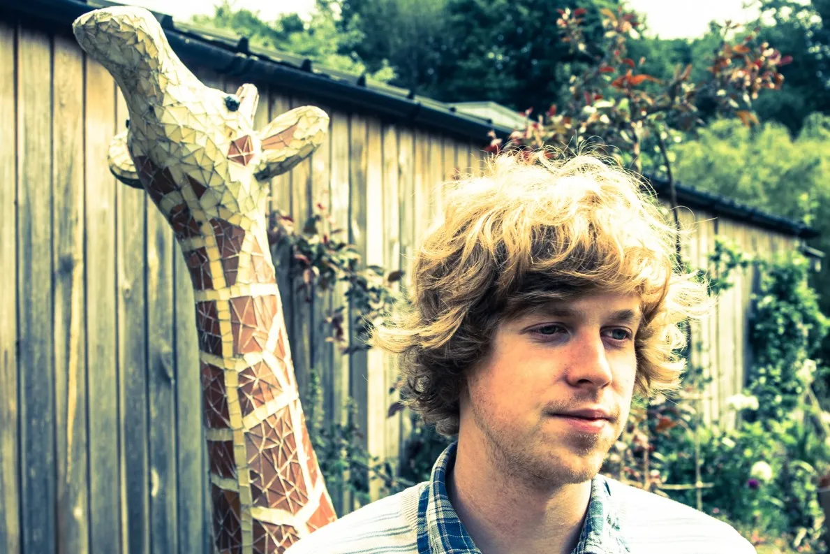 NEWS: James Leonard Hewitson shares new track ‘Shy of Hard Work’