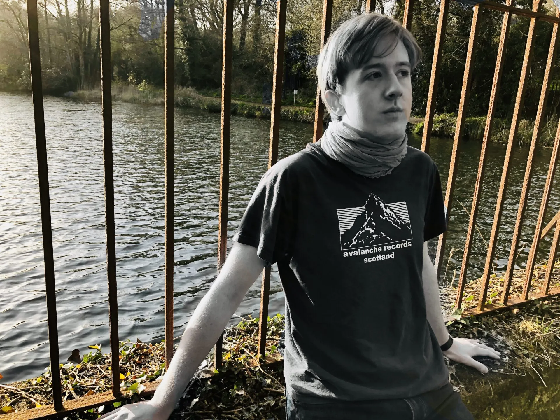 Y Dail – 'O'n i'n Meddwl Bod Ti'n Mynd i Fod Yn Wahanol'. 28 Y Dail – 'O'n i'n Meddwl Bod Ti'n Mynd i Fod Yn Wahanol'.