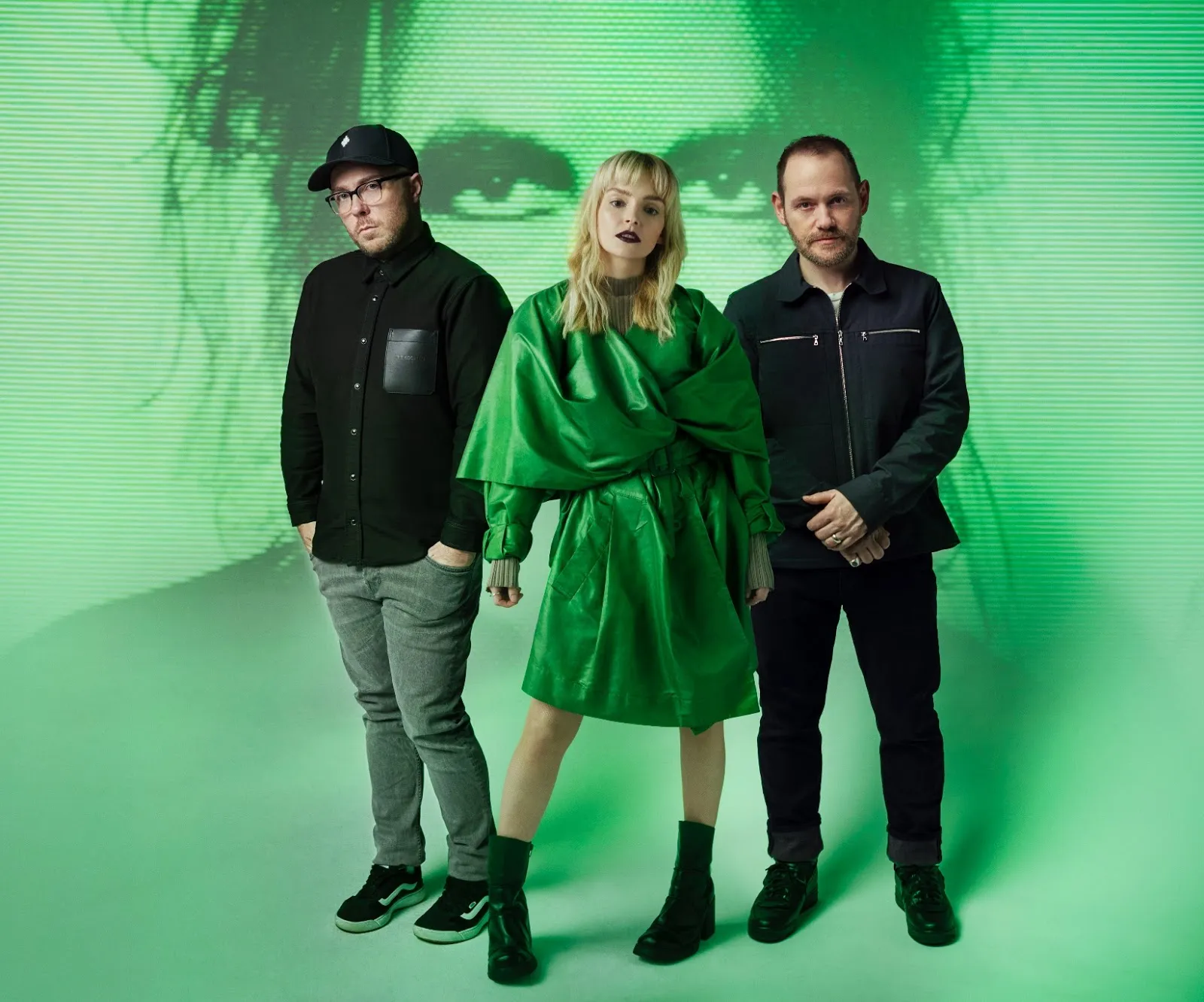 NEWS: CHVRCHES share details of fourth album 'Screen Violence' & New single 'How Not to Drown' feat Robert Smith 25 NEWS: CHVRCHES share details of fourth album 'Screen Violence' & New single 'How Not to Drown' feat Robert Smith