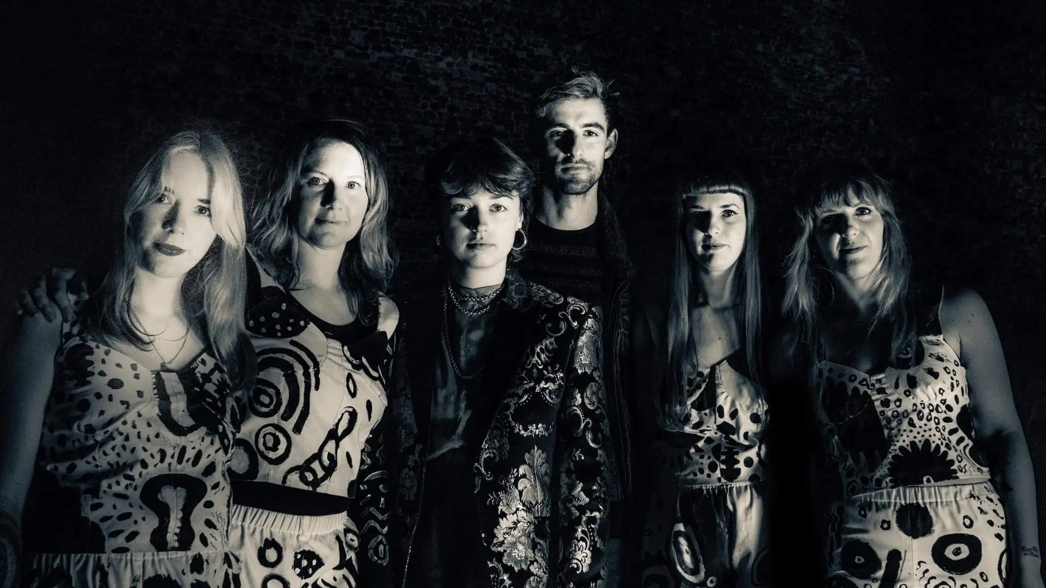 NEWS: Sister Wives & Tacsidermi form formidable union on awesome Double A Side 'O Fy Nghof / A Oes Heddwch' 39 NEWS: Sister Wives & Tacsidermi form formidable union on awesome Double A Side 'O Fy Nghof / A Oes Heddwch'