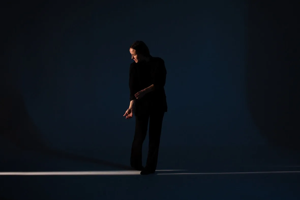 NEWS: Keeley Forsyth shares video for intense new single 'Wash'