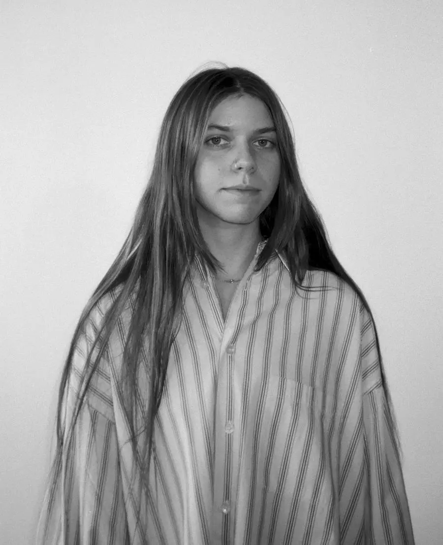 NEWS: Tomberlin shares video for new single 'sunstruck'