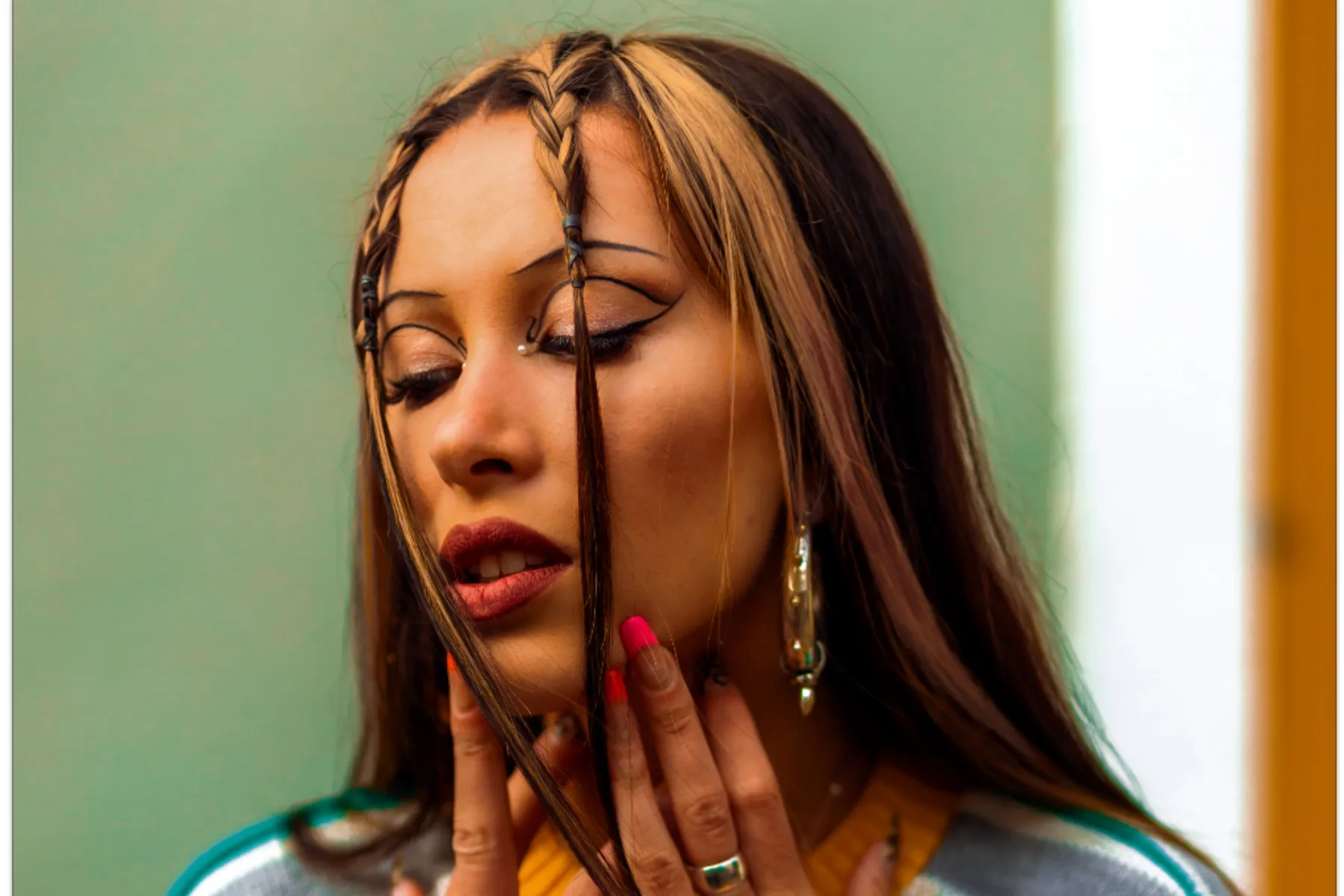IN CONVERSATION: FABLE talks her new album, social media toxicity, the '90s, artists having to be content creators, and living off grid 22 IN CONVERSATION: FABLE talks her new album, social media toxicity, the '90s, artists having to be content creators, and living off grid 3
