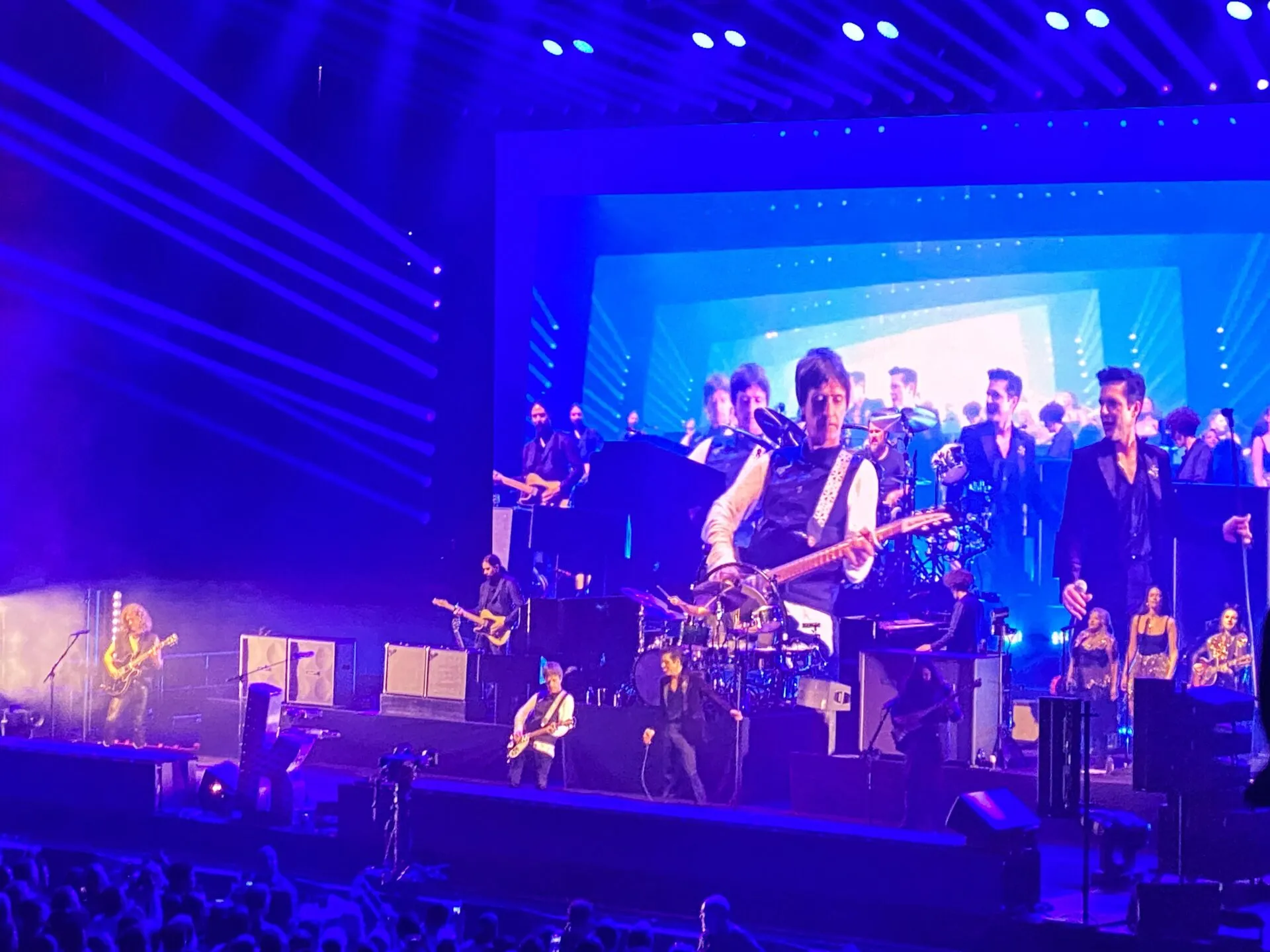 The Killers / Johnny Marr - Rogers Arena, Vancouver, 19/08/2022 22 The Killers / Johnny Marr - Rogers Arena, Vancouver, 19/08/2022 4