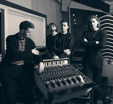 NEWS: The Clockworks release new single 'Advertise Me' ahead of UK and EU shows 29 NEWS: The Clockworks release new single 'Advertise Me' ahead of UK and EU shows