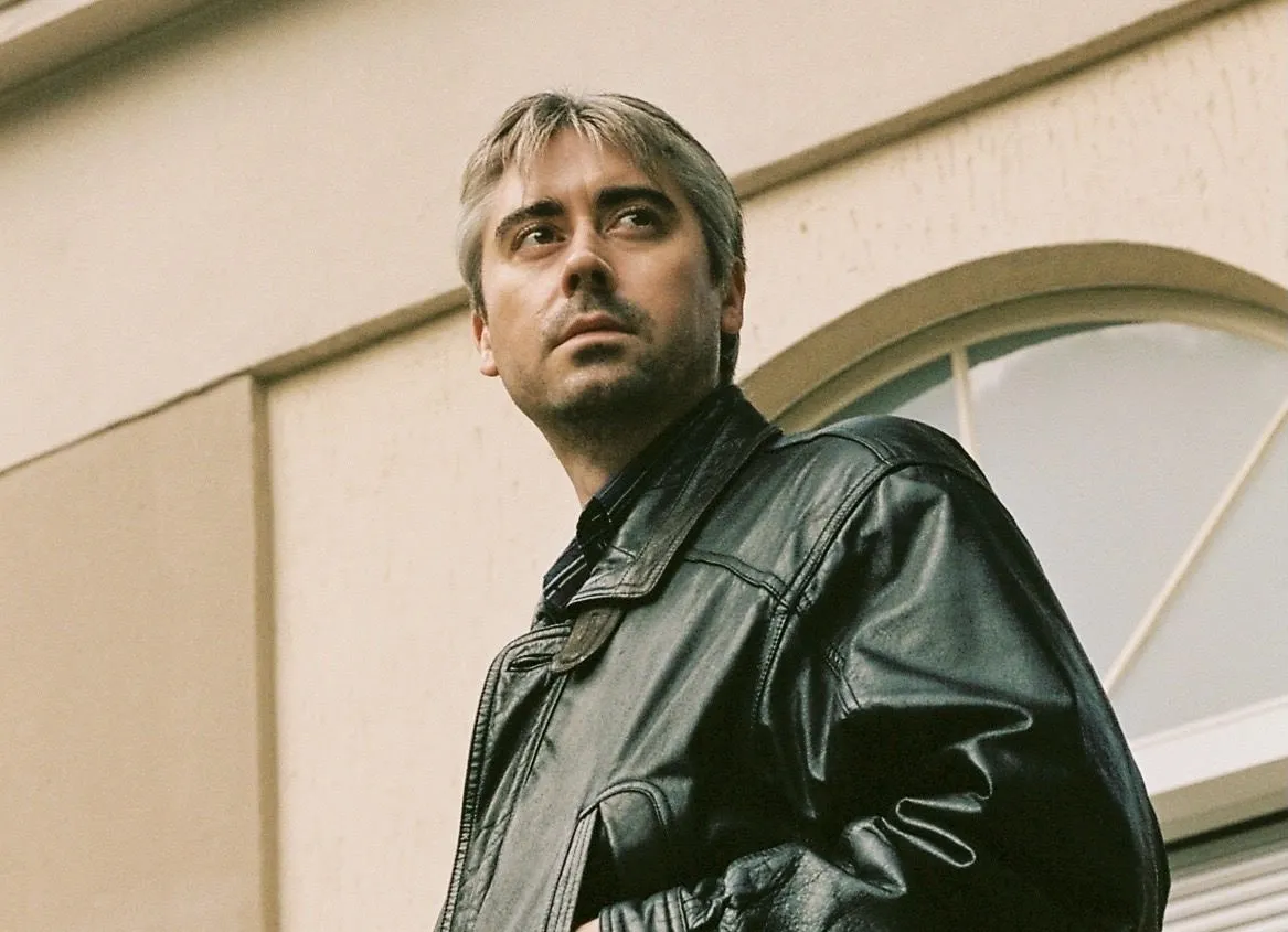 VIDEO PREMIERE: Charles Howl 'Leave Me Out' 22 VIDEO PREMIERE: Charles Howl 'Leave Me Out'