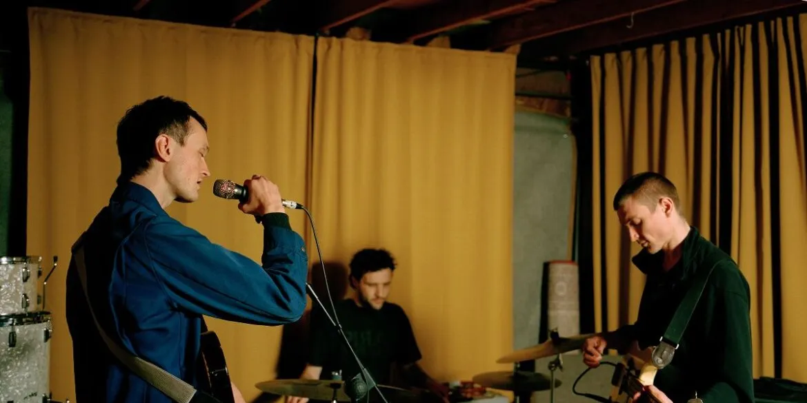 NEWS: Cola announce new European tour dates and 'Deep in View' deluxe edition 23 NEWS: Cola announce new European tour dates and 'Deep in View' deluxe edition