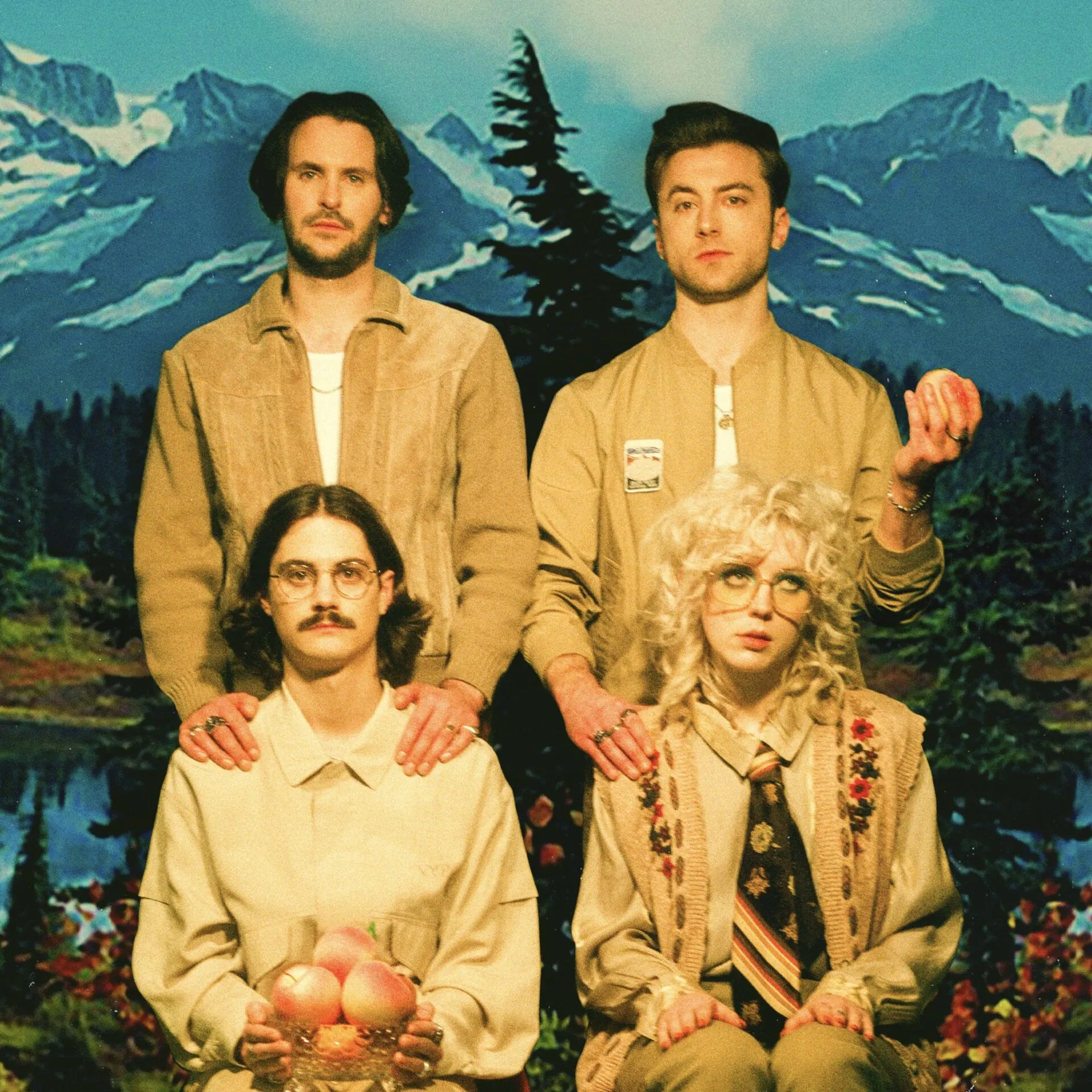 IN CONVERSATION: Izzy Bee Phillips from Black Honey 22 IN CONVERSATION: Izzy Bee Phillips from Black Honey 1