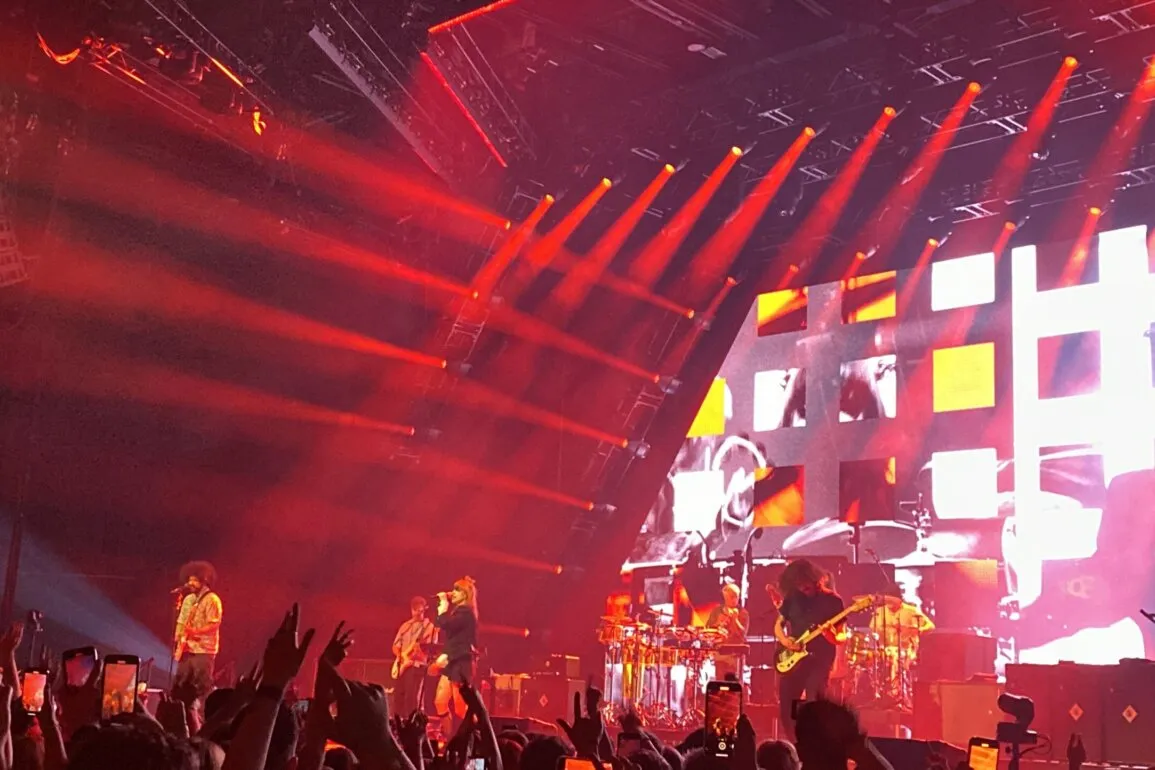 LIVE: Paramore - Cardiff International Arena, Cardiff, 15/04/2023