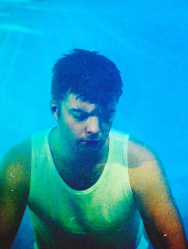 NEWS: Grian Chatten announces debut solo album and releases new single 'Fairlies' 29 NEWS: Grian Chatten announces debut solo album and releases new single 'Fairlies' 2