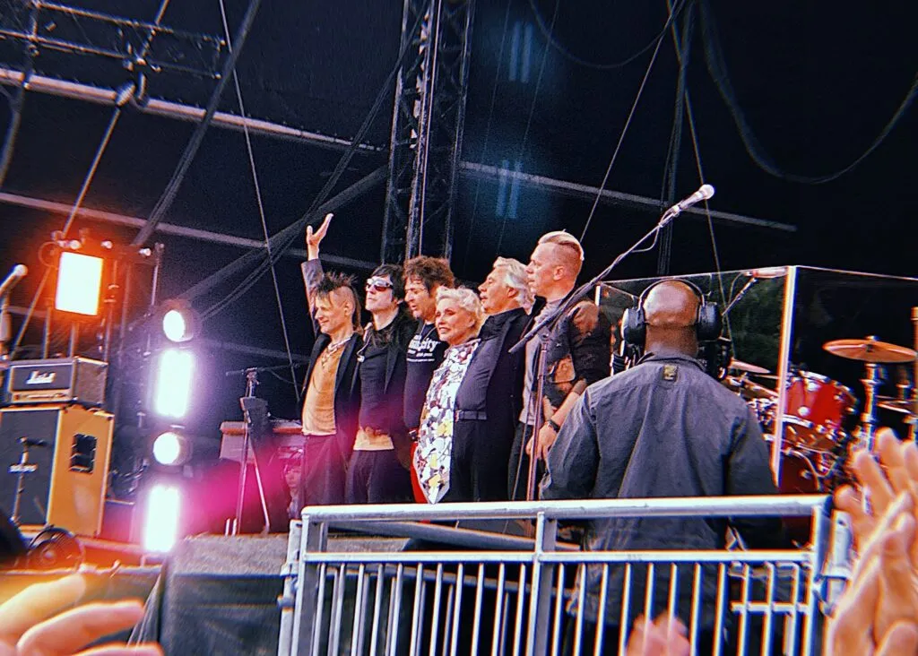 BD9E6338 FC15 4781 9A07 693E8704F737 1 1