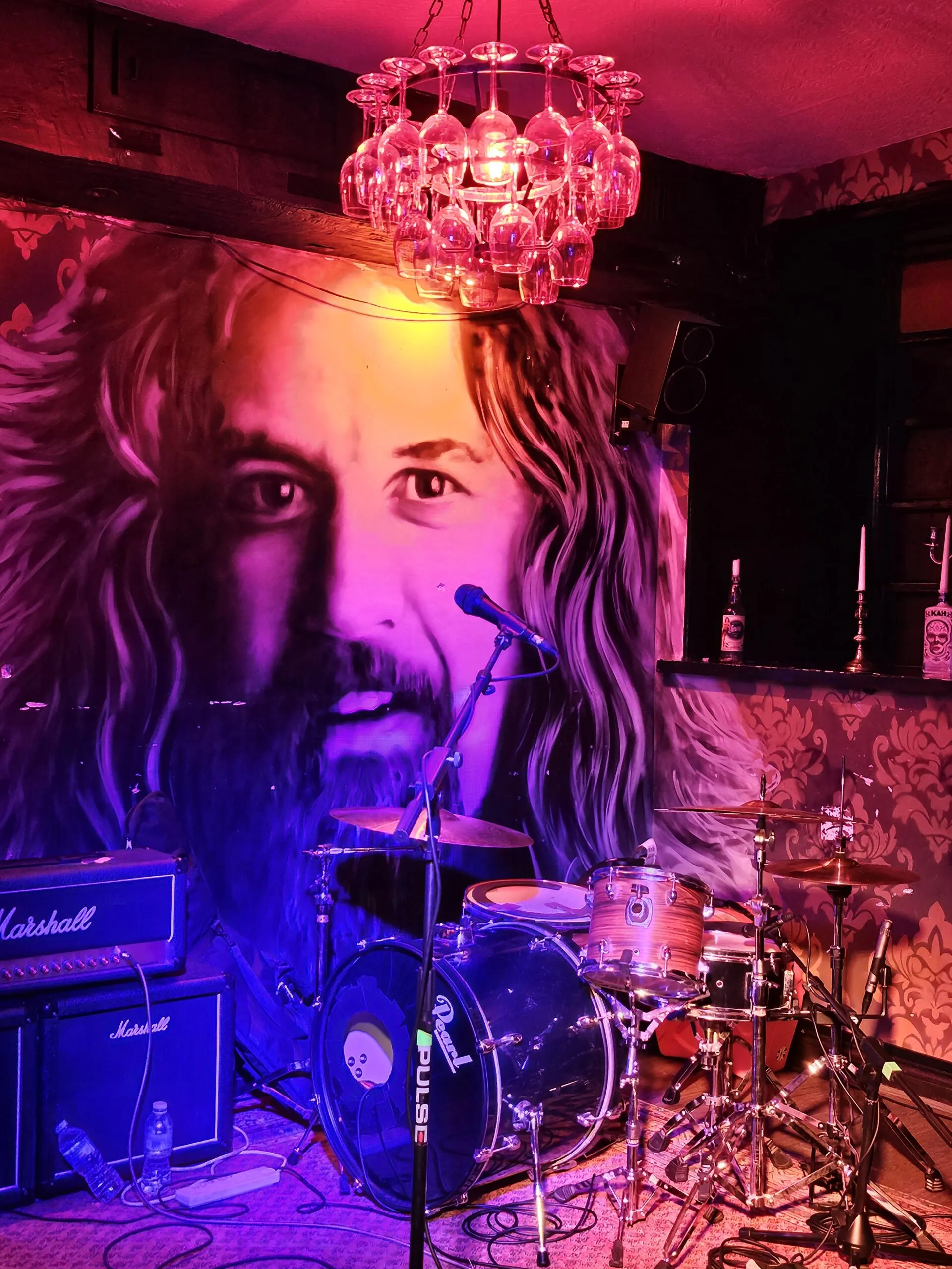 LIVE: university / Vibrator - The Old Toll Bar, Glasgow, 23/03/2024 22 The basement of The Old Toll Bar in Glasgow