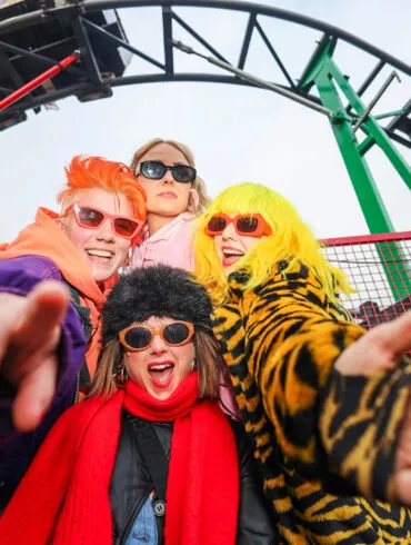 NEWS: Loose Articles announce debut album and release single 'Mr. Manager' 23 Mr Manager 2