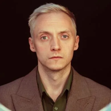 Hamish Hawk - A Firmer Hand (Fierce Panda) 24 The singer songwriter Hamish Hawk