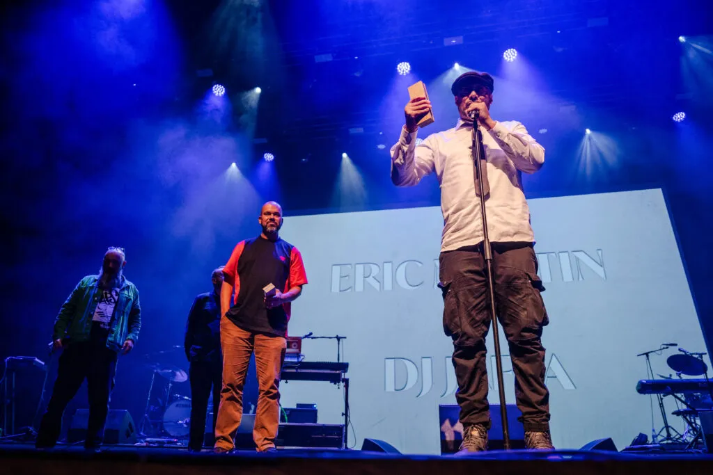 Eric Martin right and DJ Jaffa left receiving Welsh Music Inspiration Award WMP24