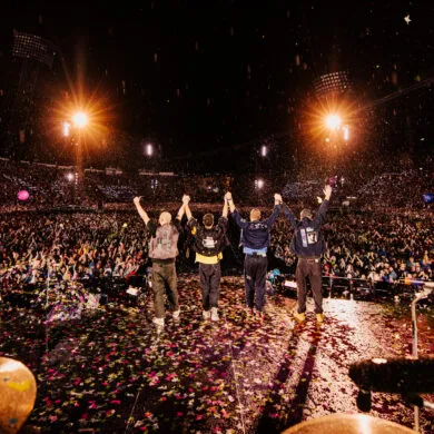 NEWS: Music Venue Trust and Save Our Scene launch Liveline Fund 22 Coldplay End of Show Applause Credit Anna Lee