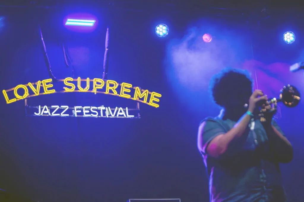 53843199998 f01559f17f o