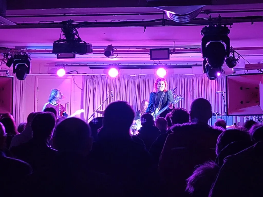 Tour Diary - Desperate Journalist - Day 4: Manchester 25 1000043380