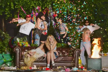 Lambrini Girls - Who Let The Dogs Out (City Slang) 35 a1851543162 10