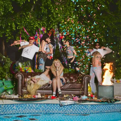 NEWS: Lambrini Girls share 'No Homo' video 28 Lambrini Girls Who Let The Dogs Out 4500x4500 300DPI