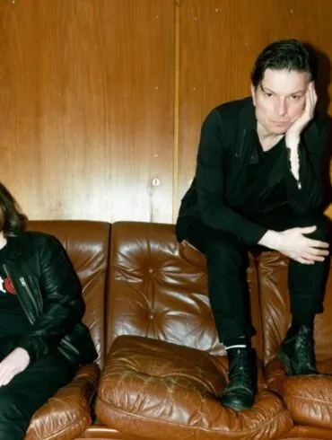 NEWS: Benefits releases new single ‘Divide’ + announce album + tour 23 The two members of the band Benefits