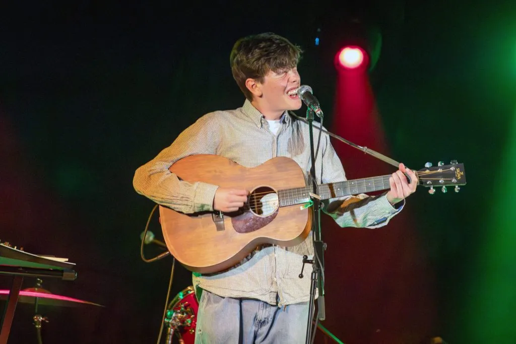 IN CAMERA: Captain Starlet / James Shakeshaft / Ned Swarbrick 25 041 Enhanced NR