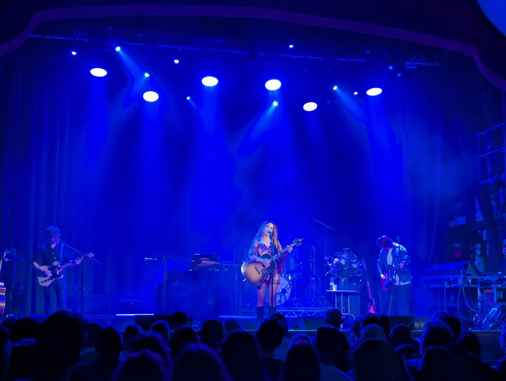 LIVE: Ashley Monroe - Islington Assembly Hall, London, 27/08/2025 22 PXL 20250827 210717695.NIGHT