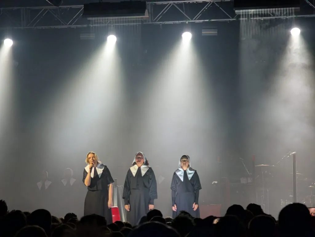 LIVE: Self Esteem - O2 Academy, Birmingham, 15/09/2025 23 PXL 20250915 200343385