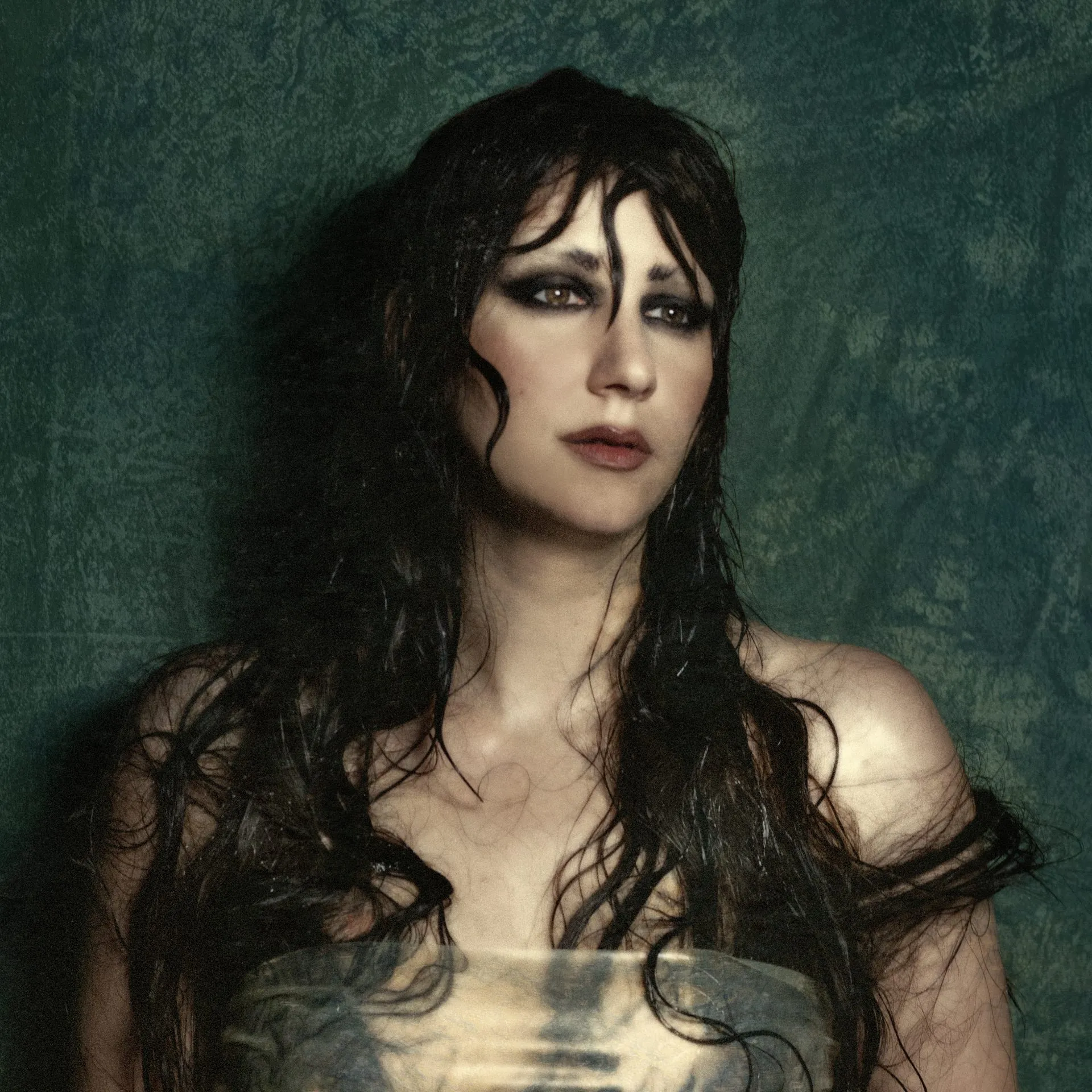 NEWS: Circuit des Yeux Releases 'Halo on the Inside: Director’s Cut' With Unheard Tracks and New Video 22 09 HOTI Deluxe credit Dana Trippe