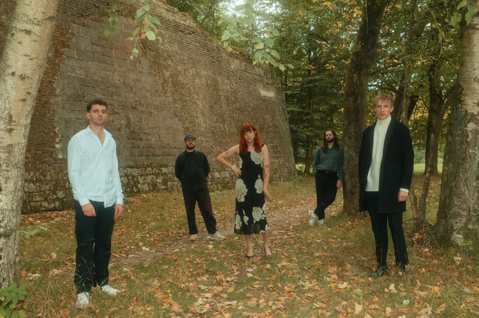 NEWS: DITZ release 9 minute, three-part noise rock new single 'Don Enzo Magic Carpet Salesman' 22 DITZ