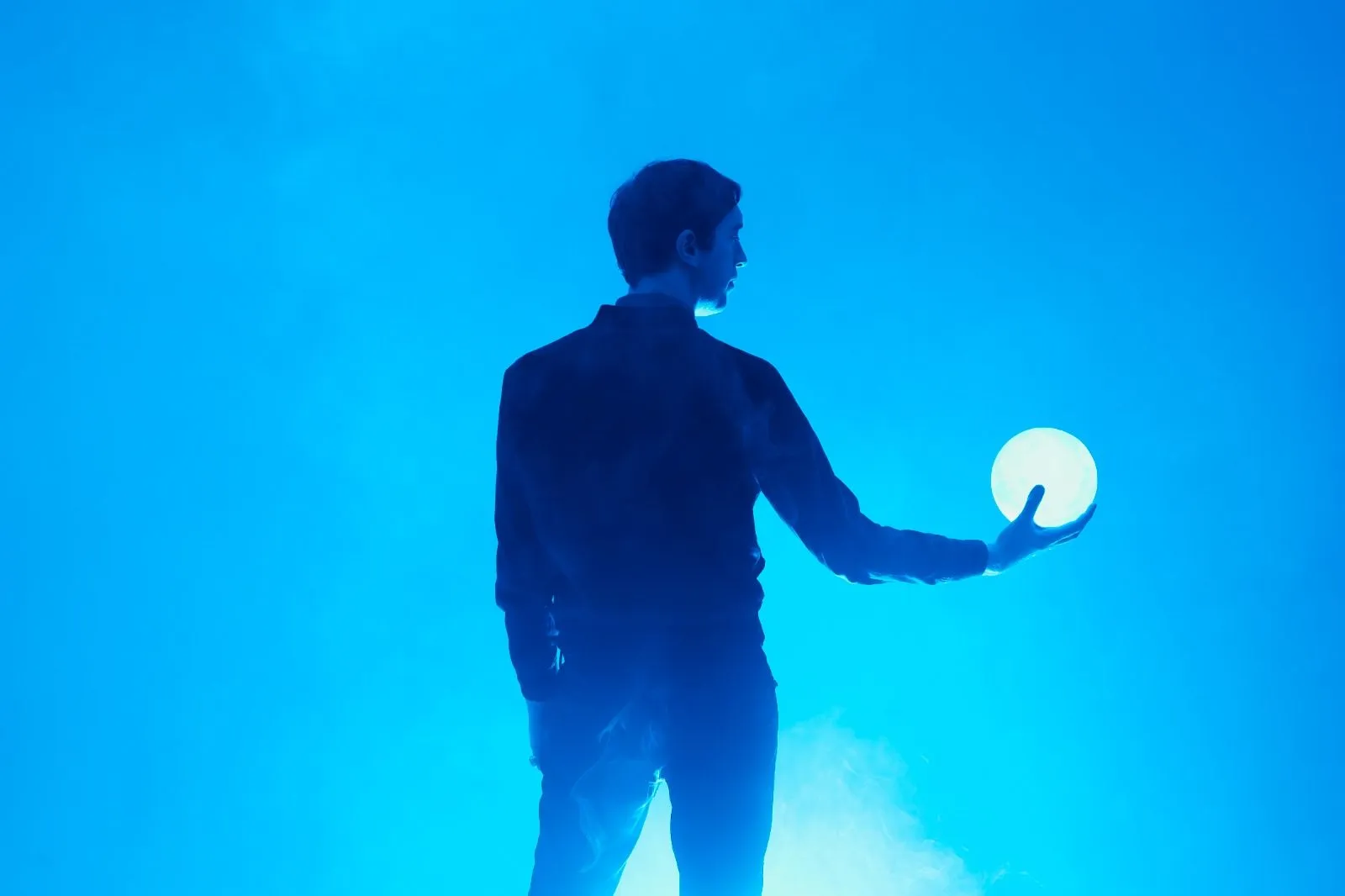 NEWS: AS Fanning sings of Romance + shares Take Me Back To Nowhere album news 22 as fanning 2025