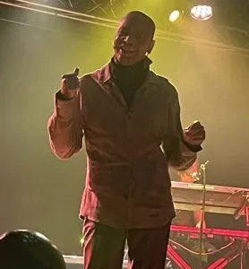 ed5e3709 2c25 4989 984c ba7a440bc973