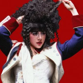 NEWS: KÁRYYN shares striking single 'COLLAPSE PHASE' ahead of new album on Mute 26 KARYYN PULL artwork